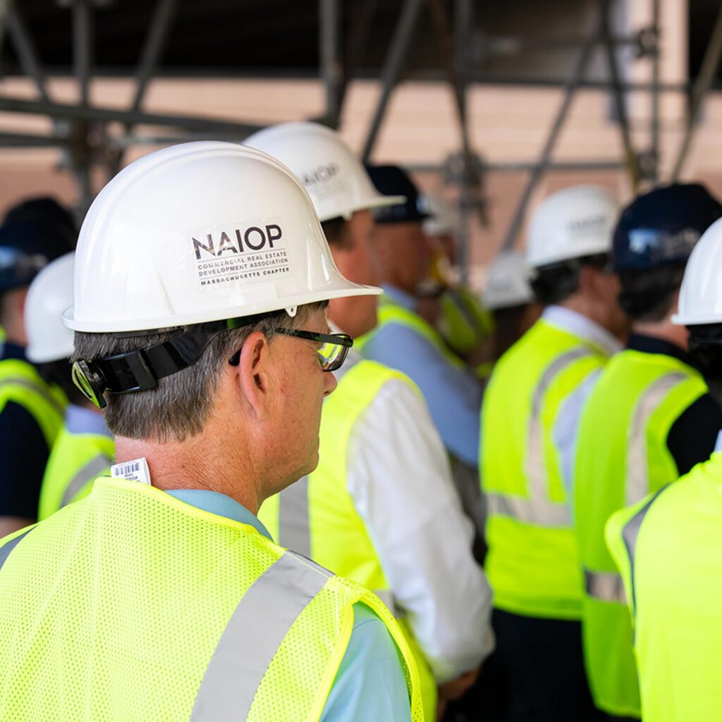 Person wearing a CREDA hard hat